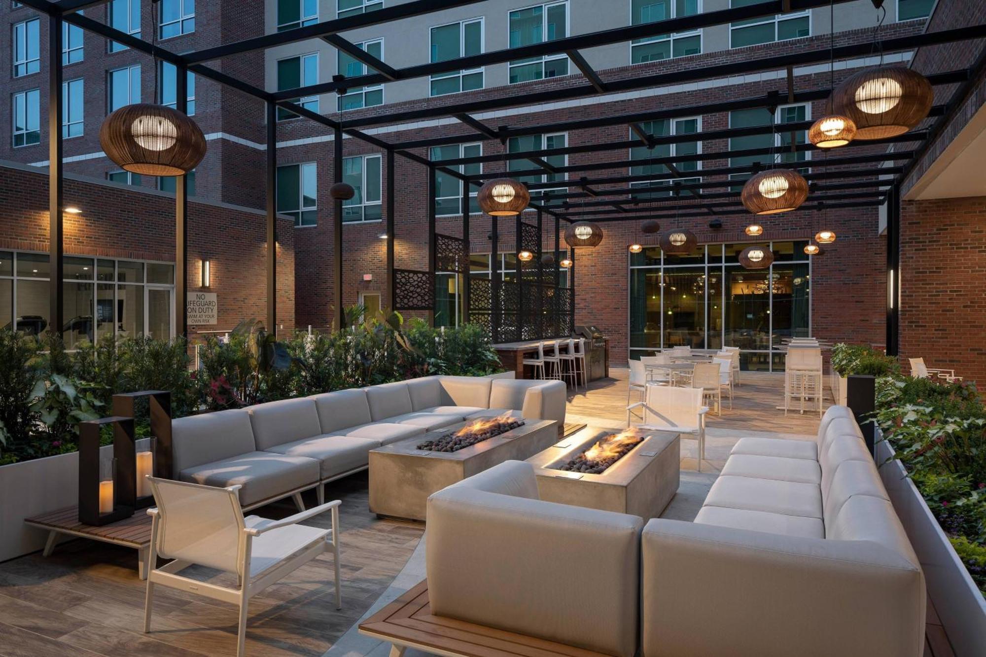Springhill Suites By Marriott Greenville Downtown Exterior photo