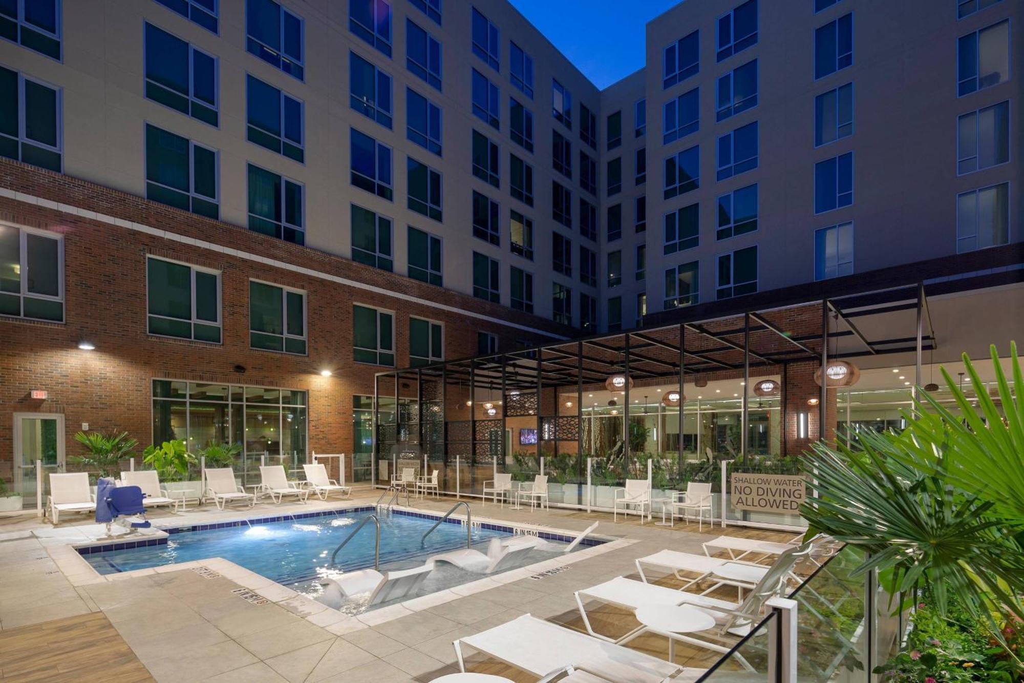 Springhill Suites By Marriott Greenville Downtown Exterior photo
